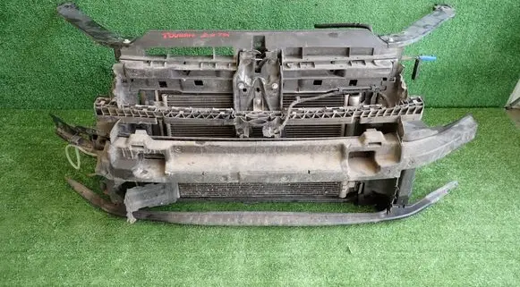 Volkswagen Touran III Radiator support slam panel