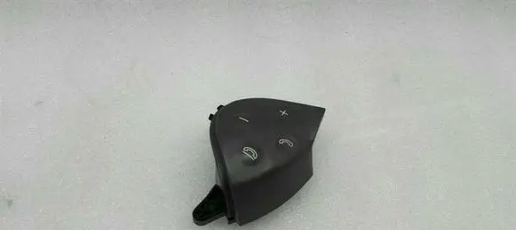 Mercedes-Benz E W211 Steering wheel buttons/switches A2118213358