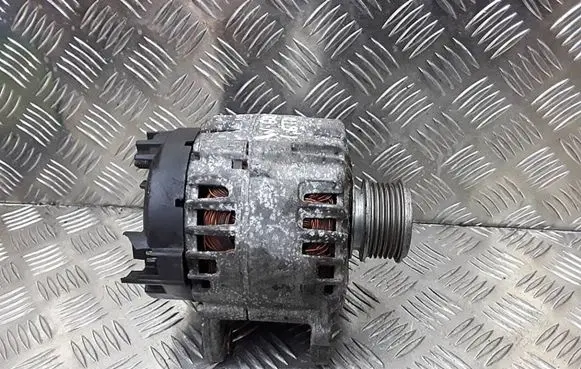 Volkswagen Golf VI Generator/alternator 03L903023A 2608901A