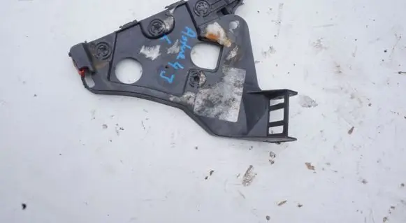 Opel Astra J Fender mounting bracket