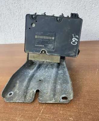Volvo V70 ABS Pump P08671223 E208