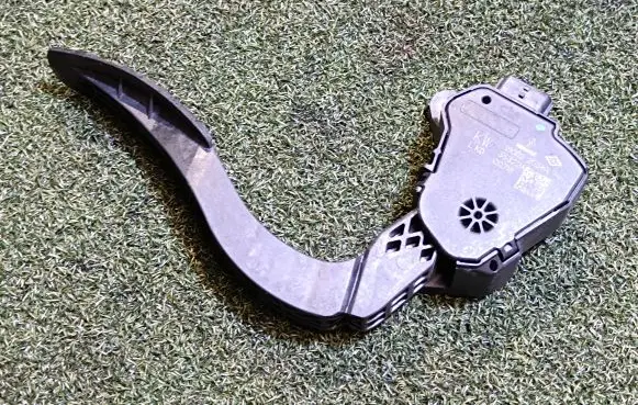 Mercedes-Benz Citan II Accelerator throttle pedal 180022038R
