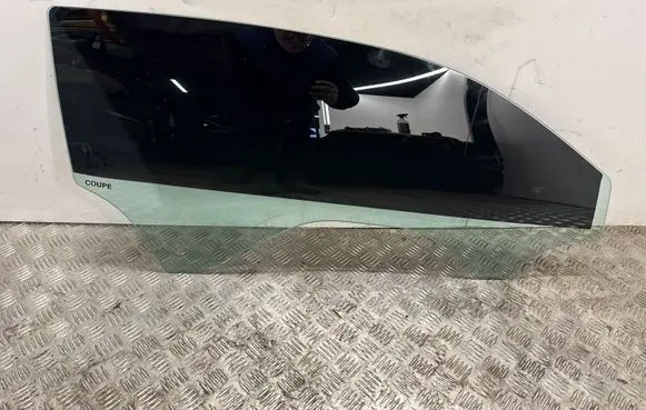 Chevrolet Camaro Front door window/glass (coupe) 84547517 43R001237 E000215