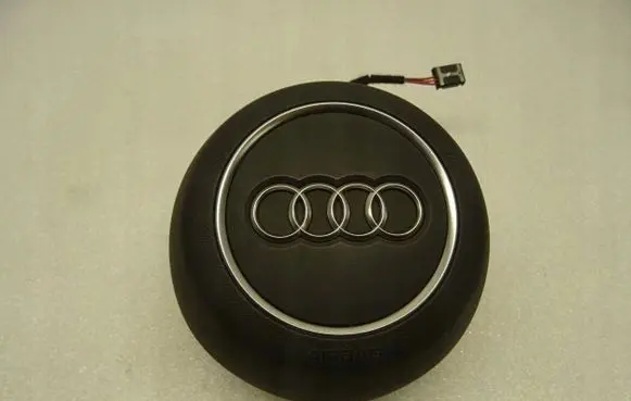 Audi TT TTS RS Mk3 8S Steering wheel airbag