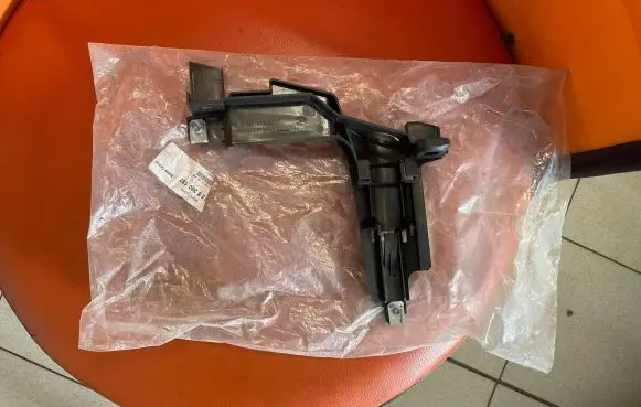 BMW 3 E46 Headlight washer nozzle holder 1301073017 8380187