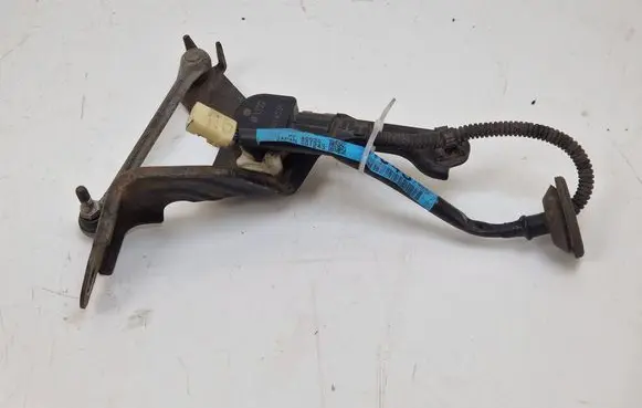 Mitsubishi Outlander Rear air suspension level height sensor 8303A043