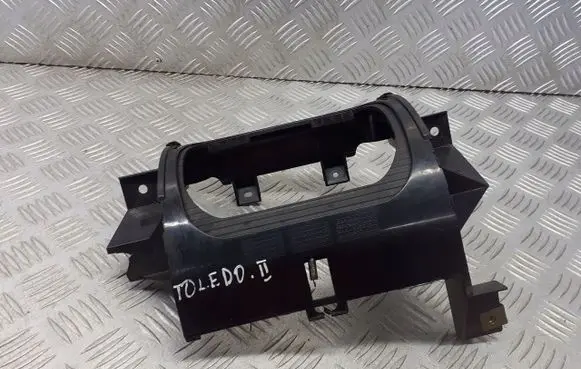 Seat Toledo II (1M) Steering wheel column trim 8L1858347