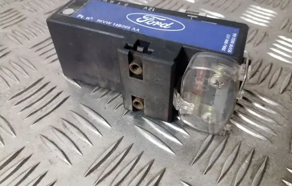 Volkswagen Sharan Coolant fan relay 7MO000317 95VW8653AA