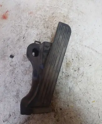 Volkswagen PASSAT B6 Accelerator throttle pedal 1K1721503L 6PV00860000