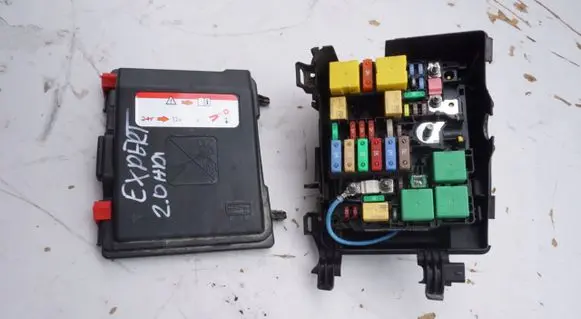 Peugeot Expert Fuse box set 9808959080
