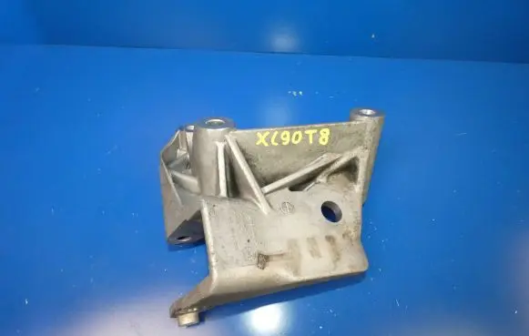 Volvo XC90 Engine mounting bracket 31430470