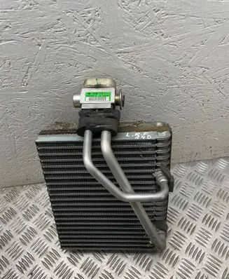 Land Rover Freelander Air conditioning (A/C) radiator (interior) 658941 323339