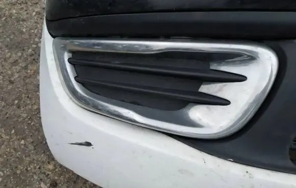 Citroen C3 Picasso Front bumper lower grill