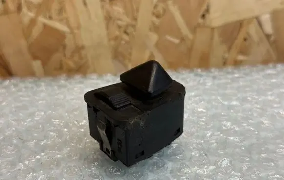 BMW 3 E46 Wing mirror switch 8373691 83736919