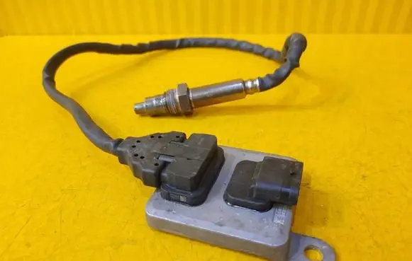 Mercedes-Benz C W205 Lambda probe sensor A0009059703