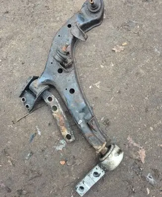 Nissan Primera Front lower control arm/wishbone