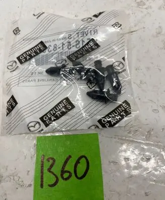 Mazda CX-5 II Cylinder head bolts S51S51833