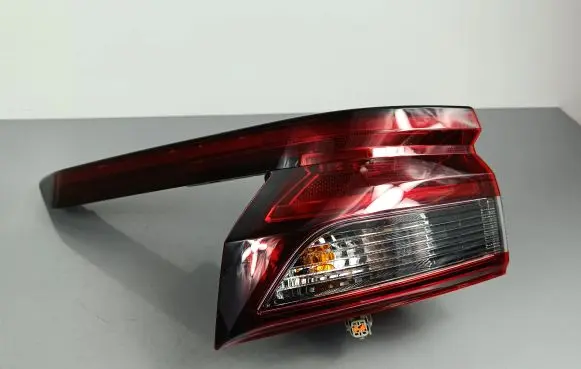 Nissan Qashqai J12 Rear/tail lights V359010L V35910L