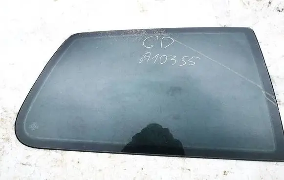 Volkswagen Golf IV Rear side window as2