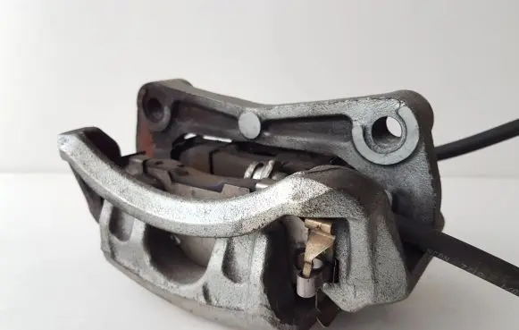 Nissan Juke I F15 Front brake caliper 41001ET00A