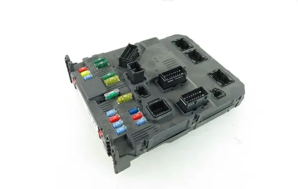 Peugeot 407 Central body control module 9662463580