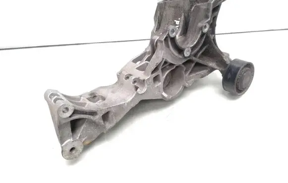 Audi A4 S4 B7 8E 8H A/C compressor mount bracket 