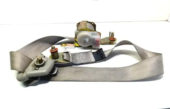 Hyundai Trajet Rear seatbelt