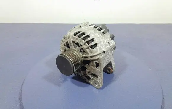 Renault Clio I Generator/alternator 231007865R
