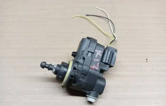 Nissan Micra Headlight level adjustment motor 