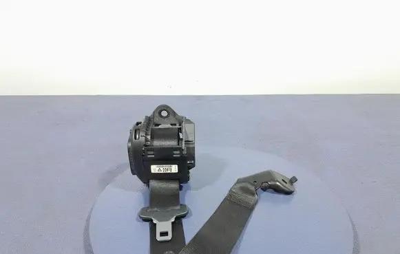 BMW X6 F16 Front seatbelt 