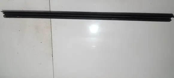 Jeep Patriot Front door glass trim molding 05074220 103007