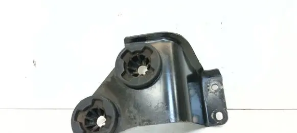 Nissan Qashqai Engine mounting bracket