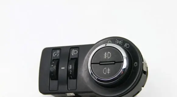 Chevrolet Cruze Light switch 13301758