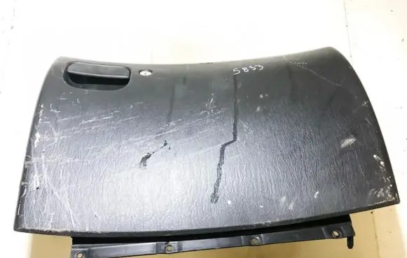 Glove box