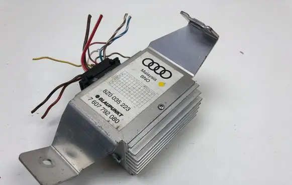 Audi A2 Sound amplifier 8Z0035223 7607792080