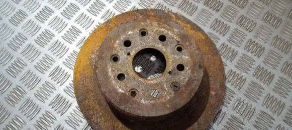 Lexus IS 200-300 Rear brake disc