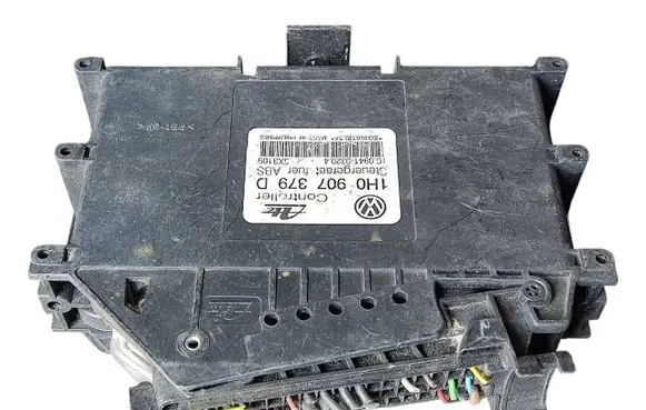 Volkswagen PASSAT B3 ABS control unit/module 1H0907379D 10094103204 3A0907367B