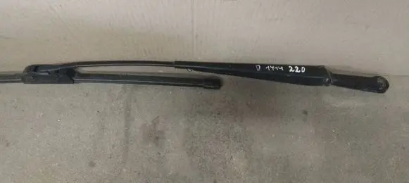 Toyota Avensis T250 Windshield/front glass wiper blade 90562556