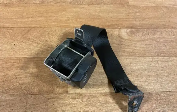 Ford Focus Rear seatbelt 98ABA611B68BR