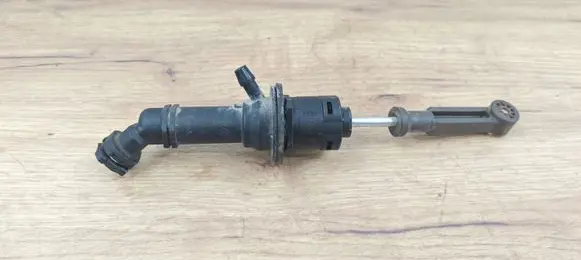 Dacia Lodgy Clutch master cylinder 306104118R