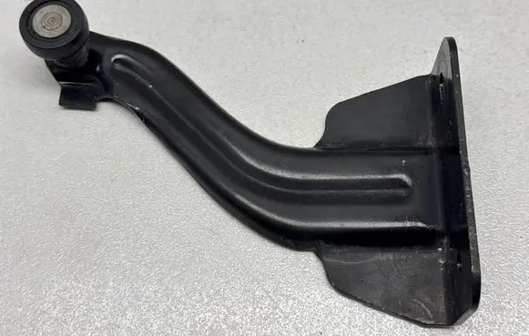 Chrysler Pacifica Sliding door upper roller guide/hinge 070AA 1A121V
