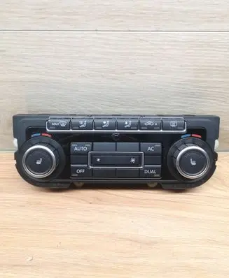 Volkswagen Golf VI Climate control unit 5K0907044BT 5HB00974641