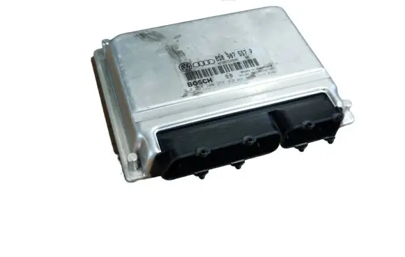 Volkswagen PASSAT B5 Engine control unit/module 8D0907557P 0261204258 A26SA5169
