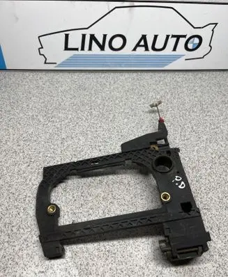 BMW 5 E39 Front door exterior handle/bracket 51218236644