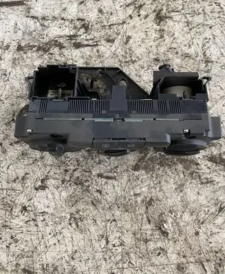 Volkswagen Golf Plus Climate control/heater control trim 