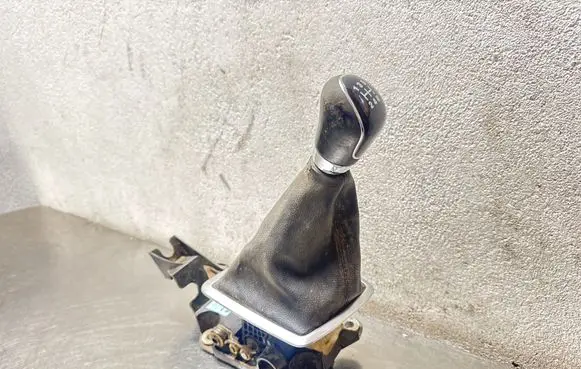 Ford Focus Gear shifter/selector 8M5R7C453AKA 00043970