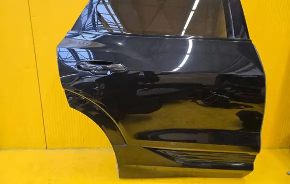 Audi e-tron Rear door 