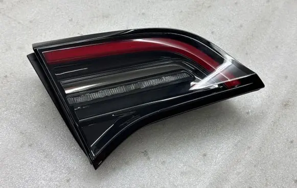 Tesla Model Y Tailgate rear/tail lights 150208800B CJX23301394479 2SD2715015342