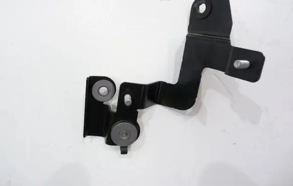 Volkswagen Touareg II Other engine bay part