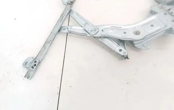 Subaru Impreza I Sliding door window regulator with motor